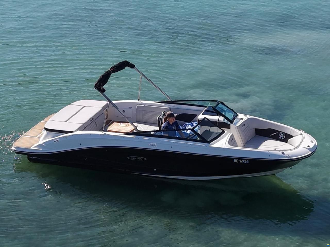 Sea Ray SPX 230