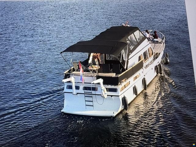 Valkkruiser Valk Flybridge