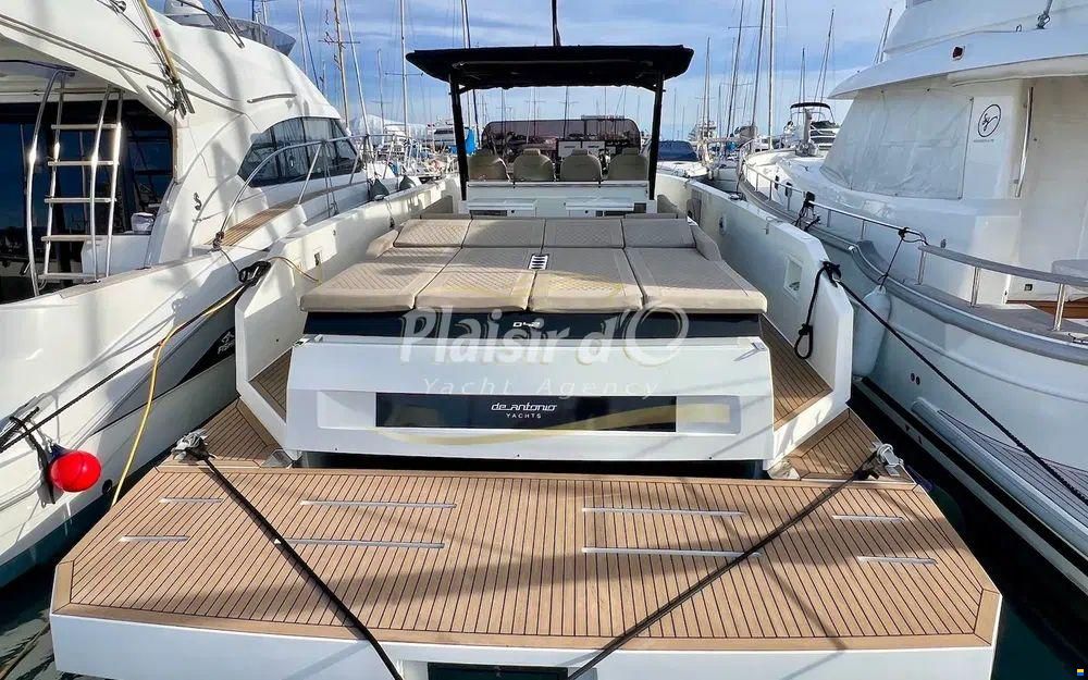 De Antonio D42