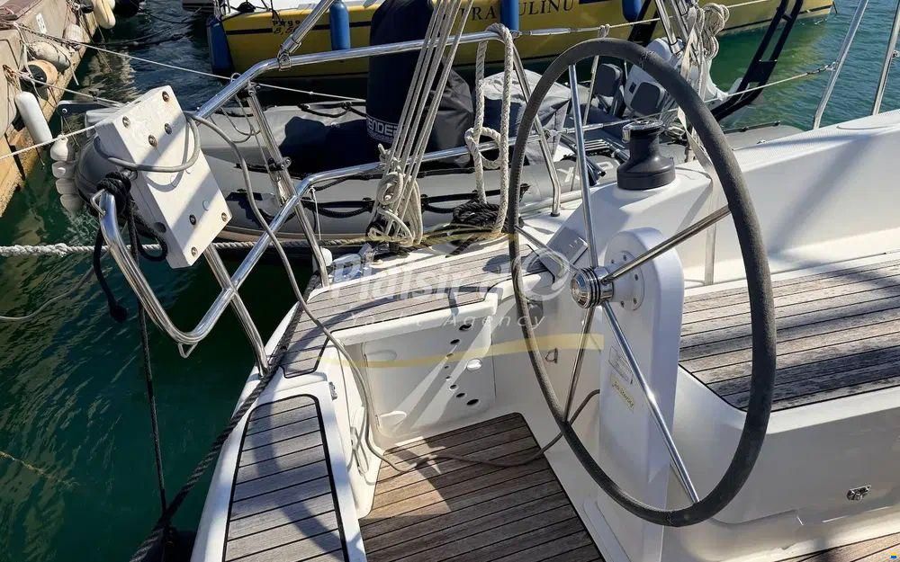 Bavaria Cruiser 37