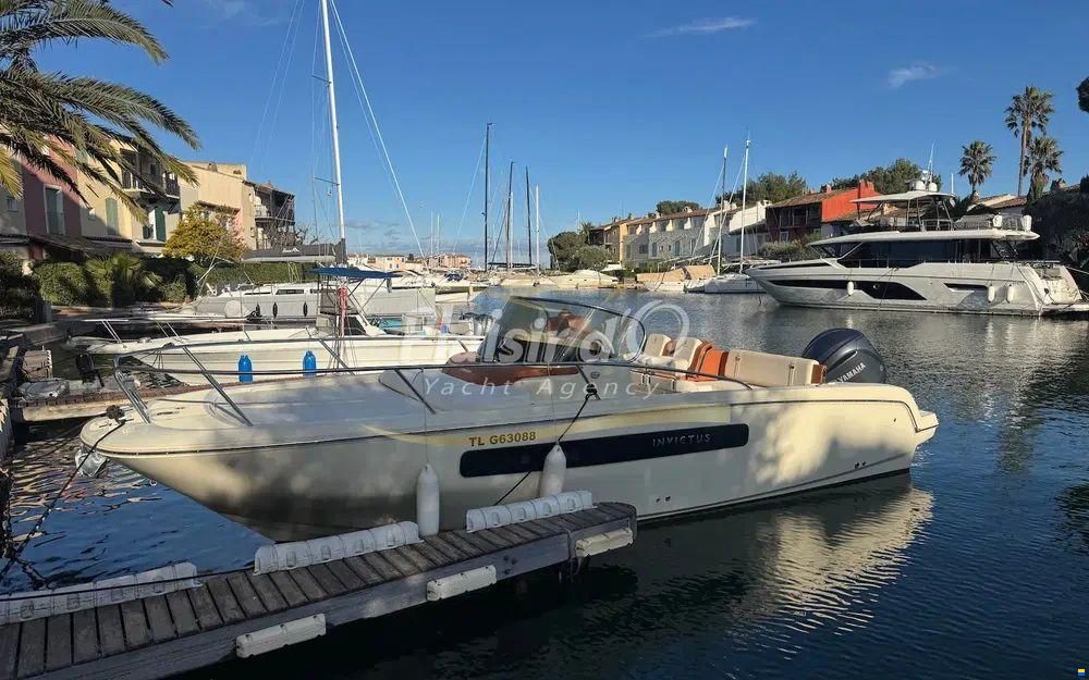 Invictus 270 CX