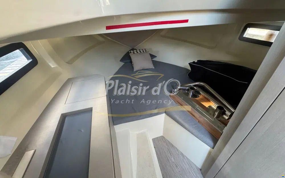 Invictus 270 CX