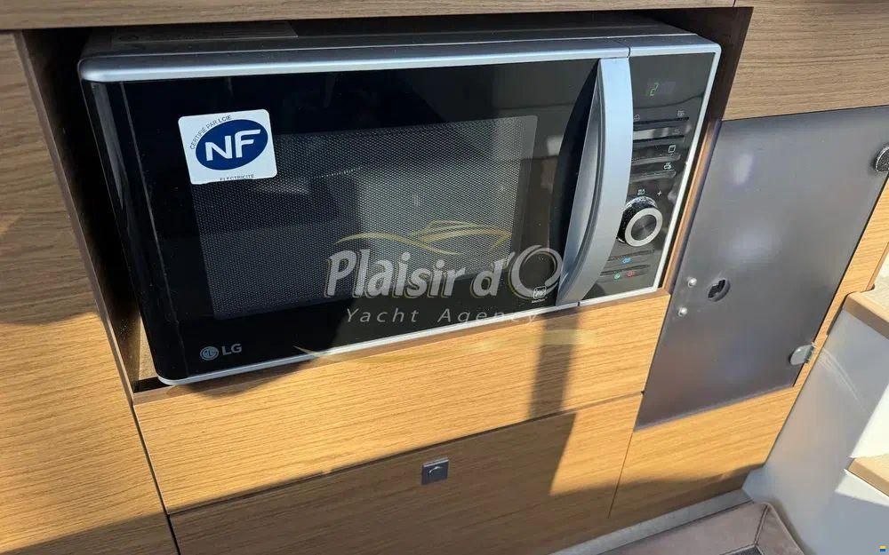 Jeanneau NC 11
