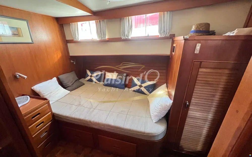 Grand Banks 42