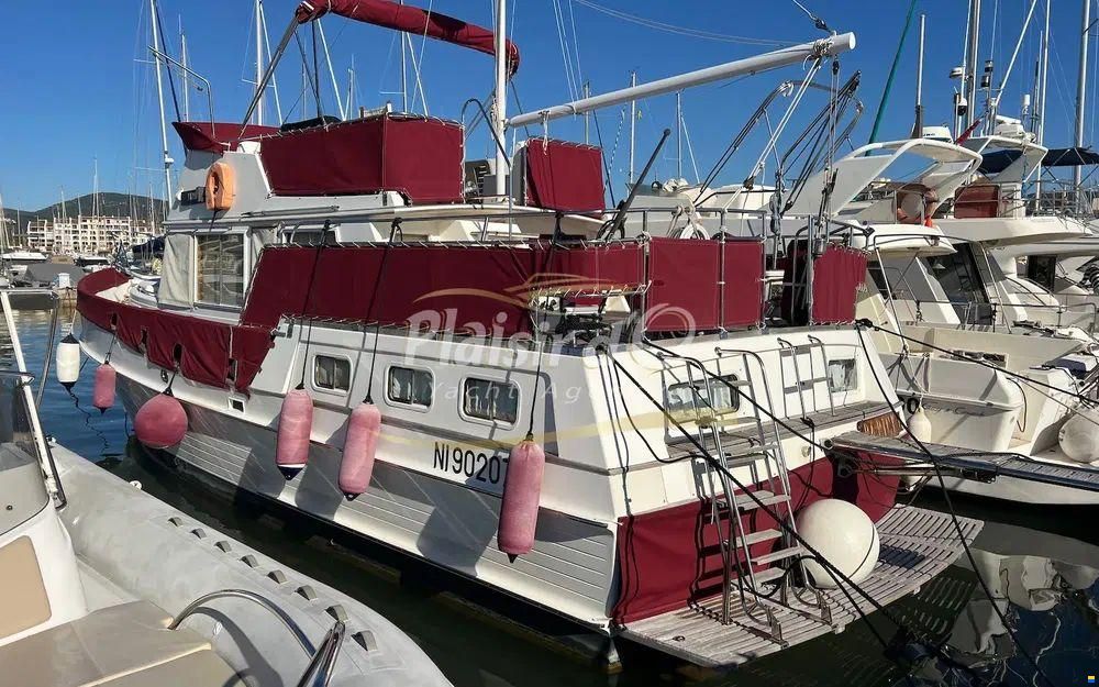 Grand Banks 42