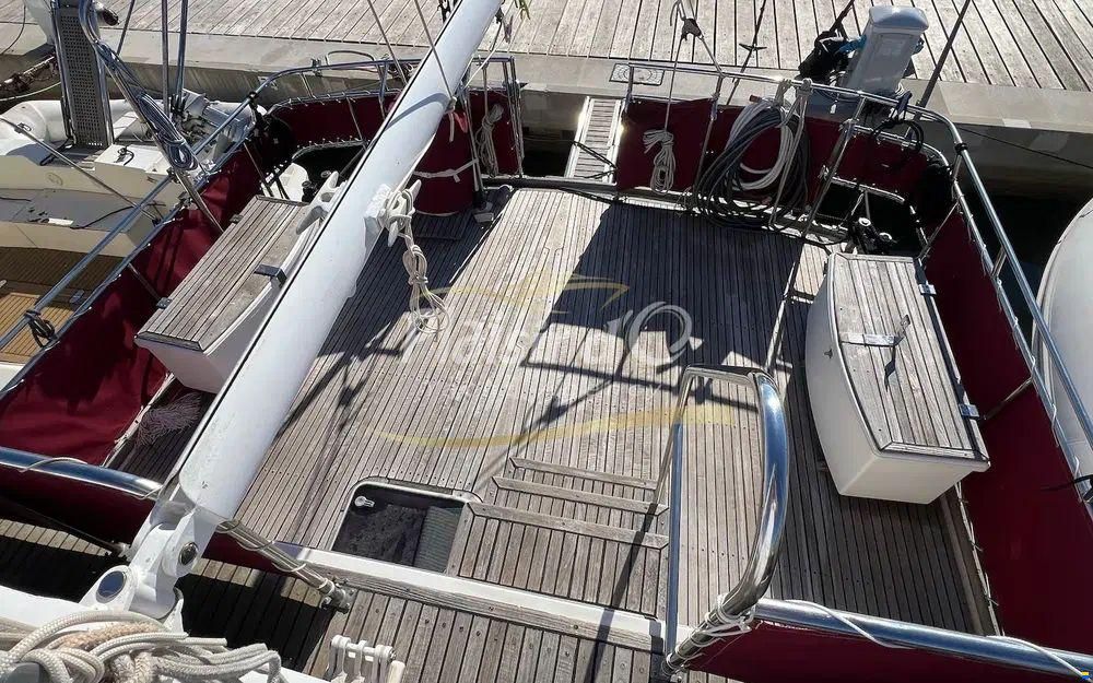 Grand Banks 42