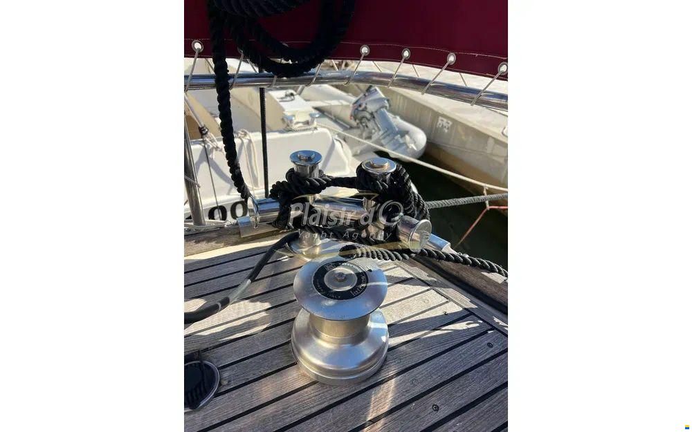 Grand Banks 42