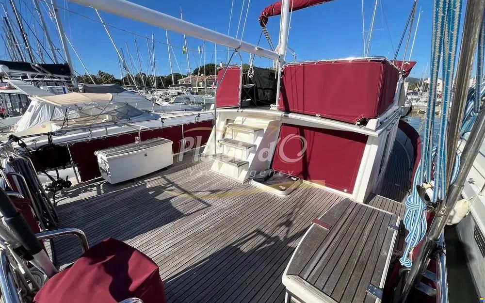 Grand Banks 42