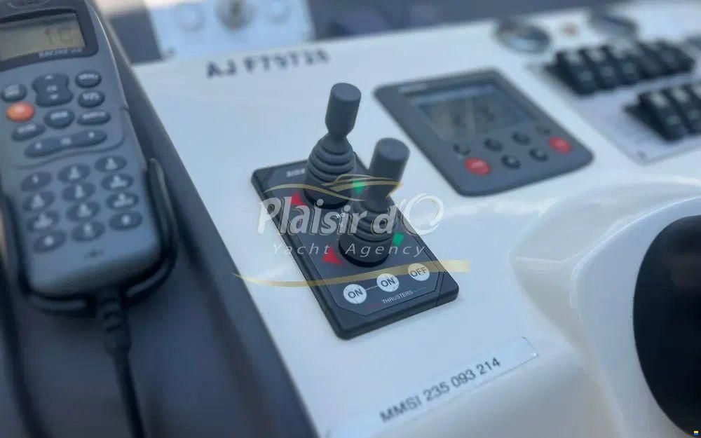 Azimut Atlantis 58