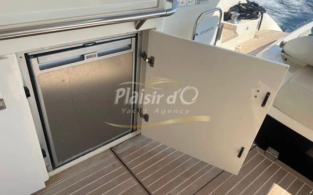 Azimut Atlantis 58