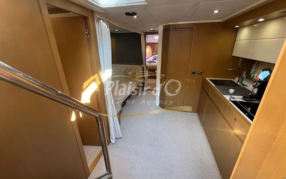 Azimut Atlantis 58