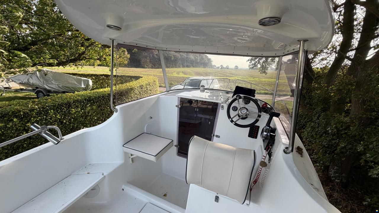 Scandica 550 pilothouse