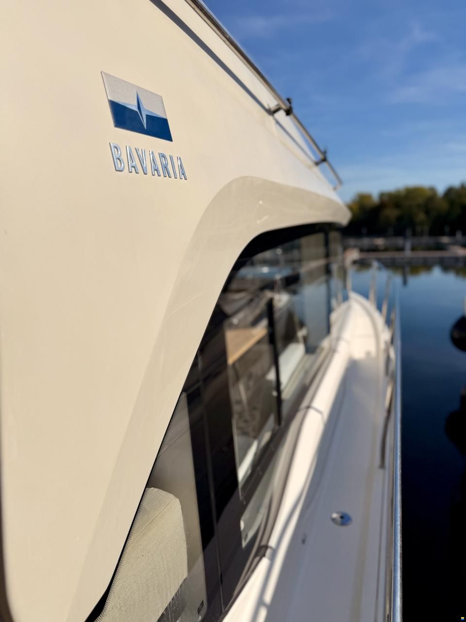 Bavaria E40 Sedan