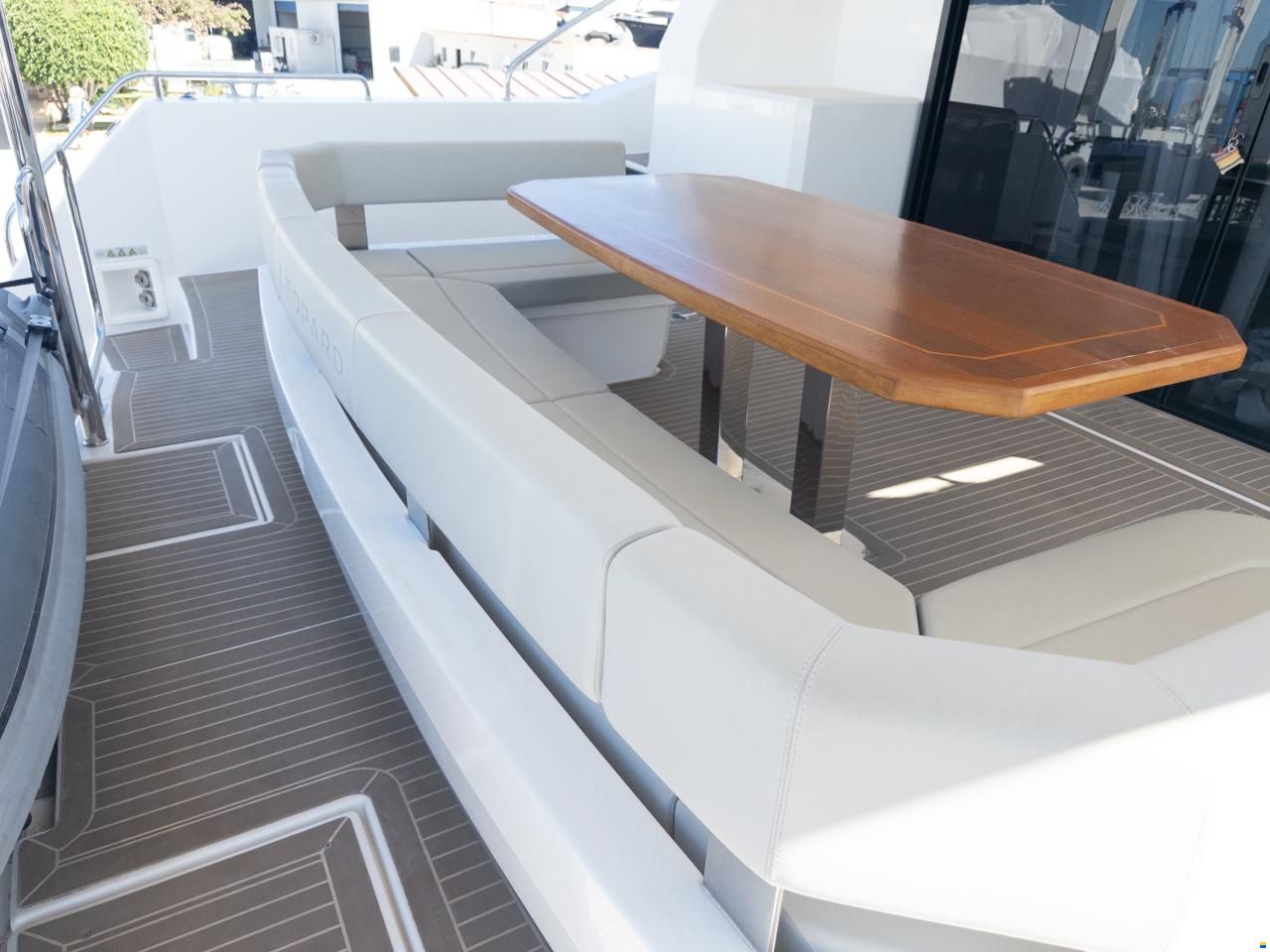 Leopard 46 Powercat