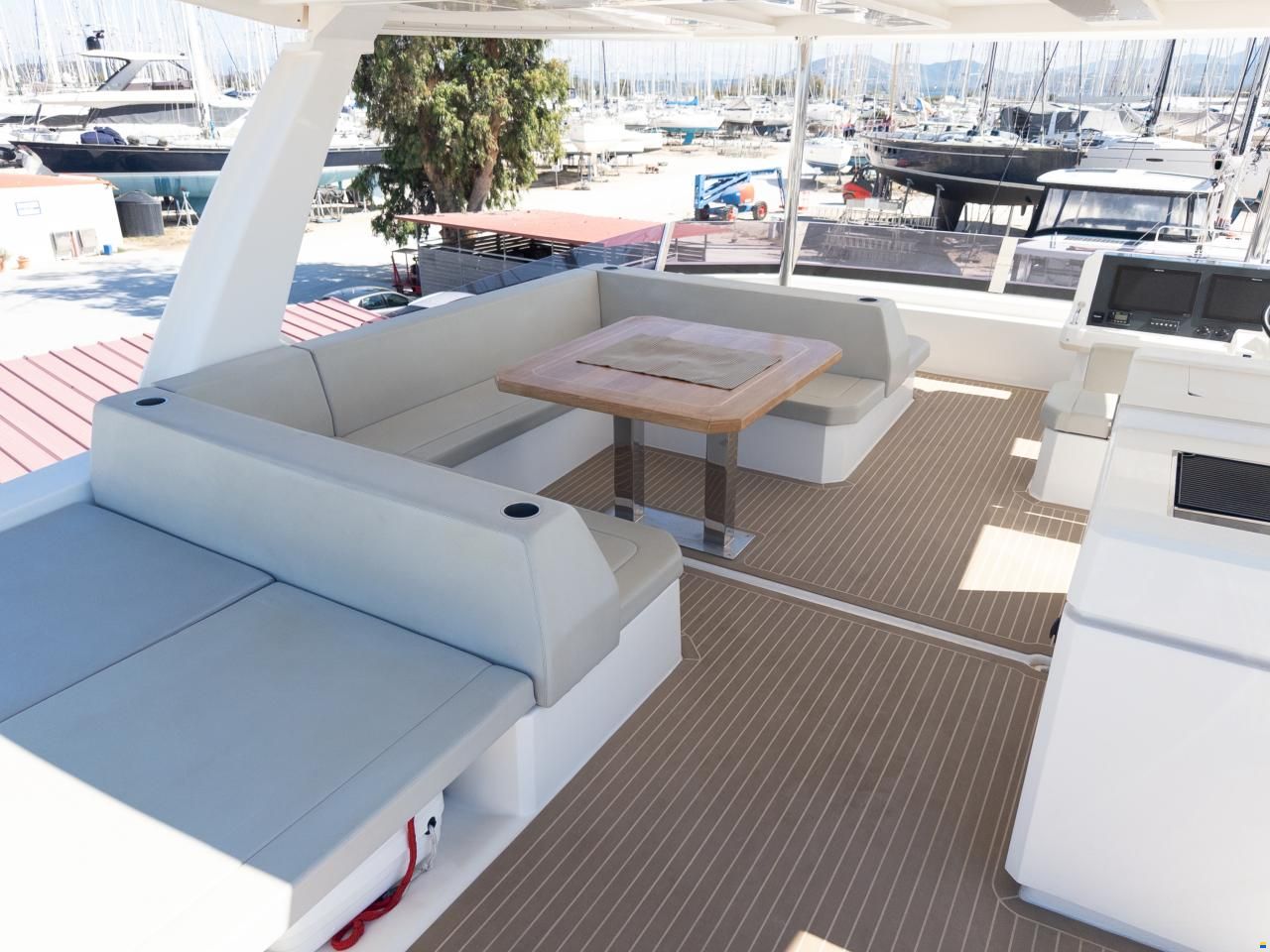 Leopard 46 Powercat