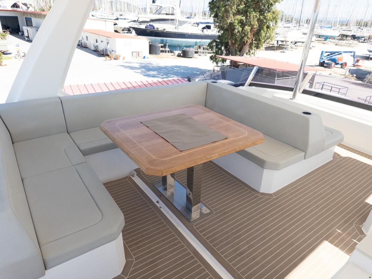 Leopard 46 Powercat