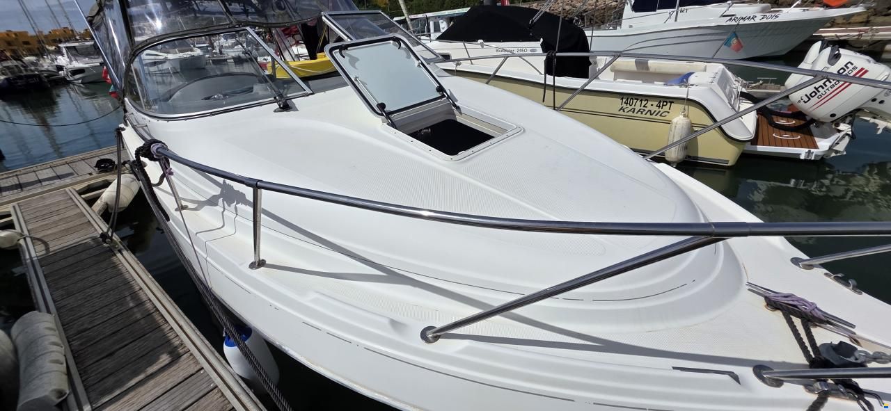 Maxum 2400SE