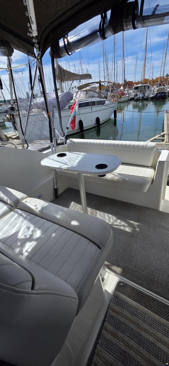 Maxum 2400SE