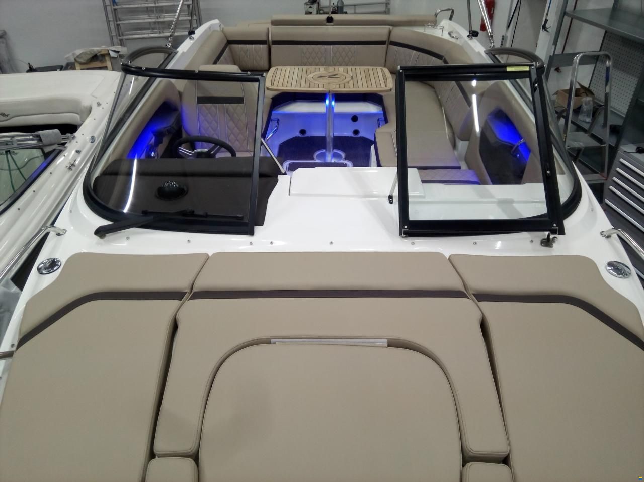 Sea Ray Sun Sport 250