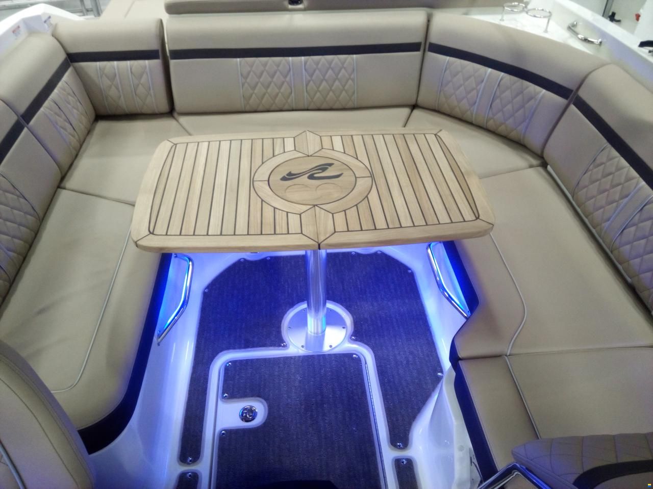 Sea Ray Sun Sport 250