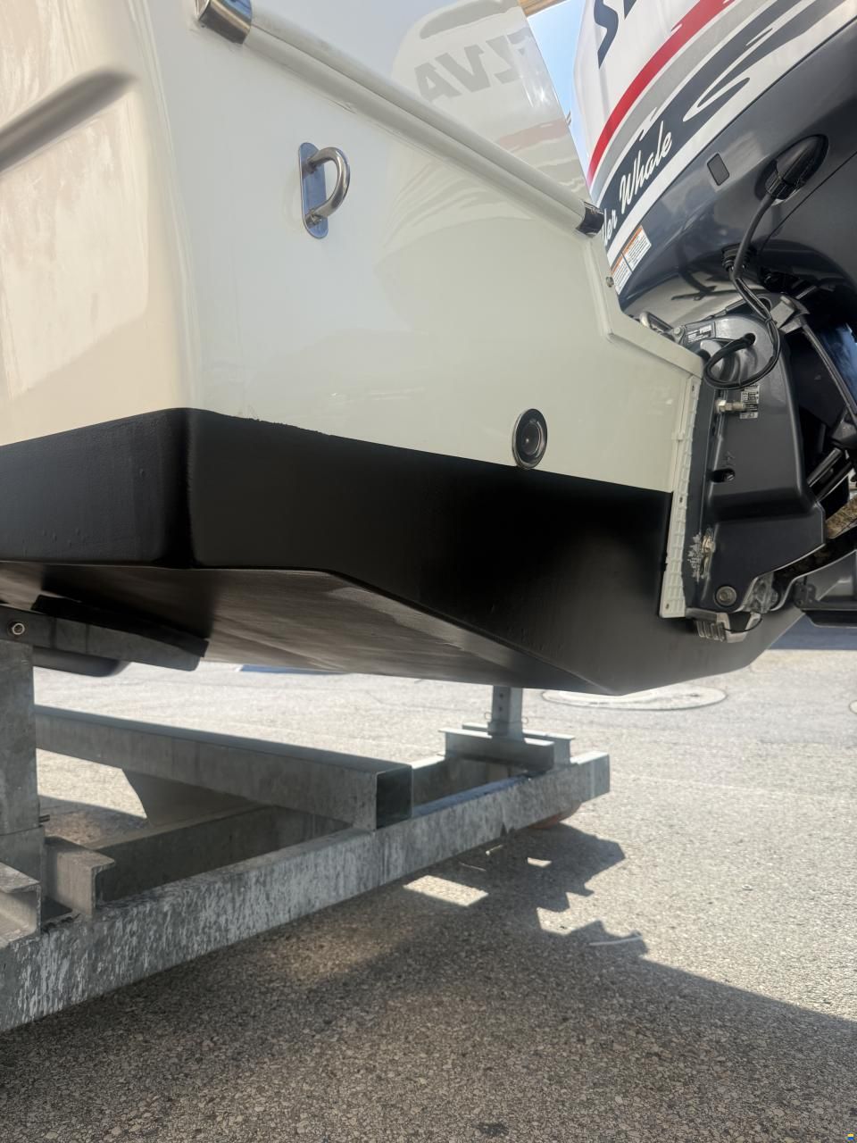Manara Pilothouse 21