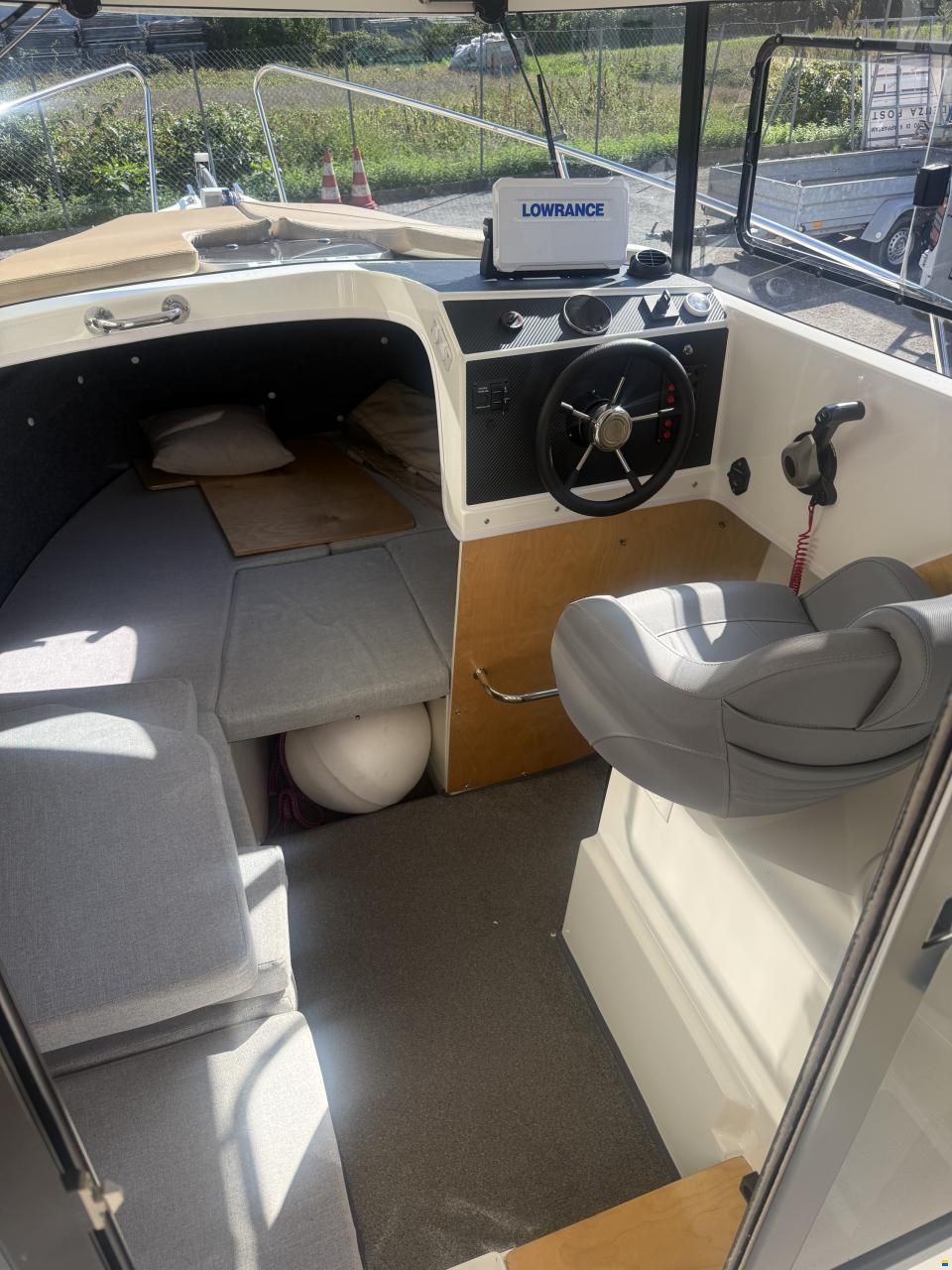 Manara Pilothouse 21
