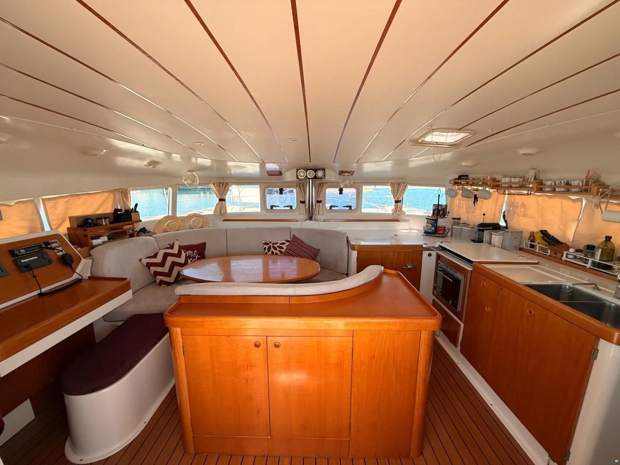 Lagoon 410