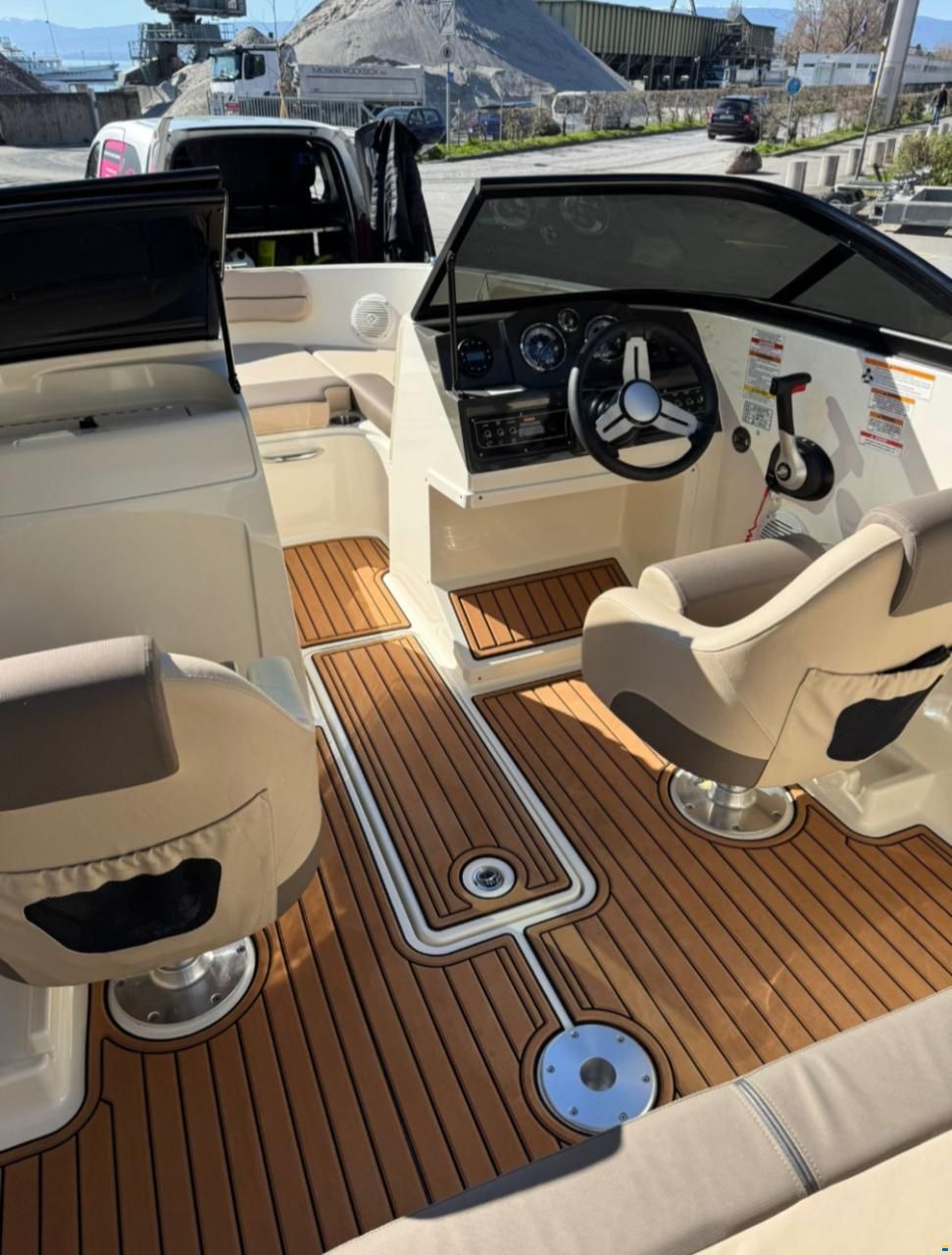 Bayliner VR4