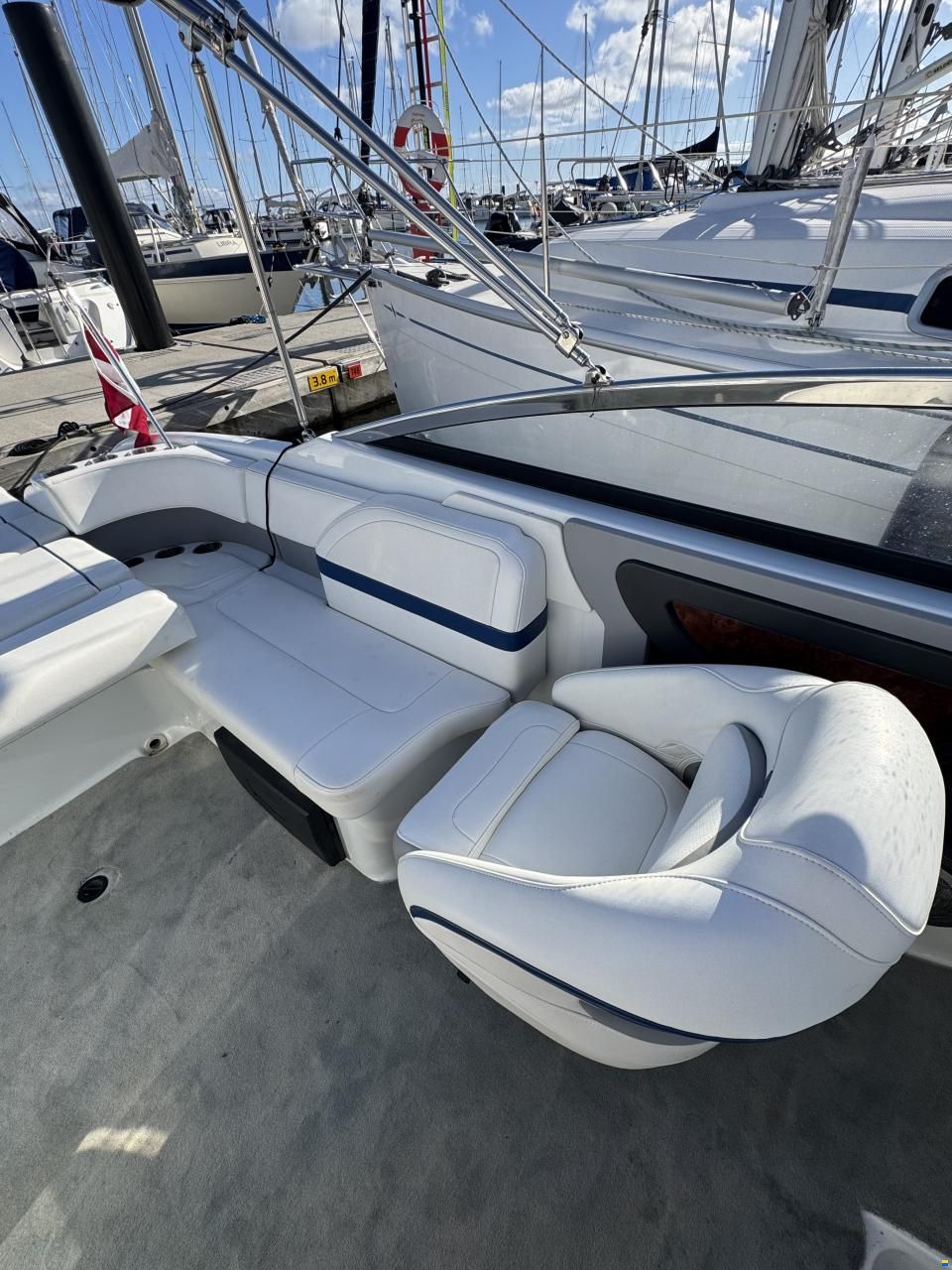 Formula 270 Sun Sport