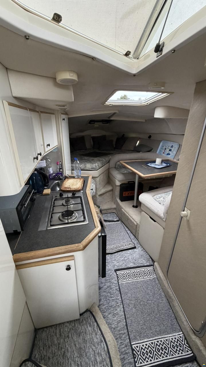 Maxum 2700 SCR