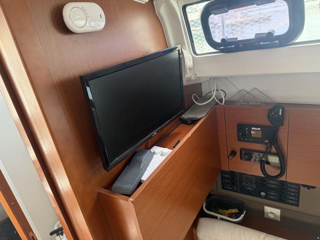 Beneteau OCEANIS 38.1
