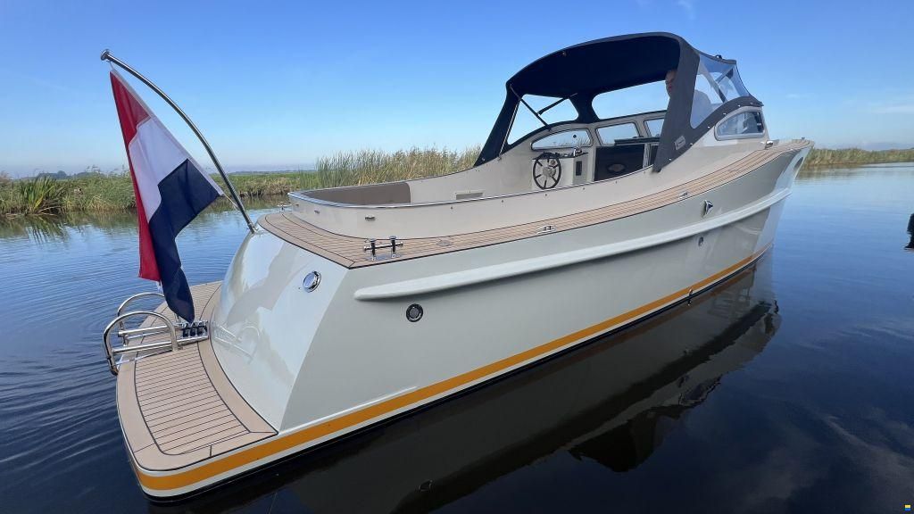 IJzendoorn Yachts Tender Cabin 800