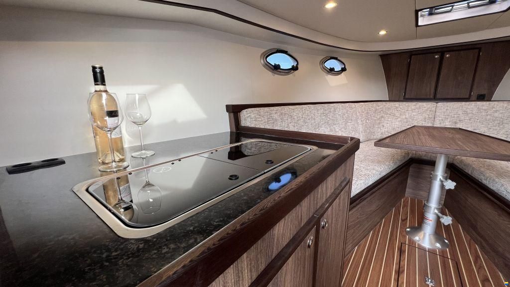 IJzendoorn Yachts Tender Cabin 800