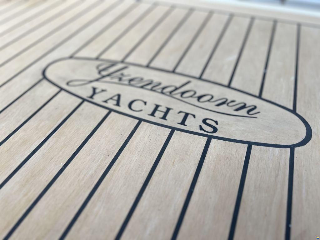 IJzendoorn Yachts Tender Cabin 800