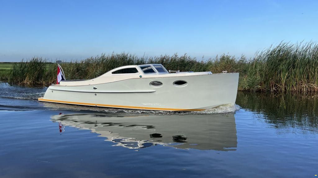 IJzendoorn Yachts Tender Cabin 800