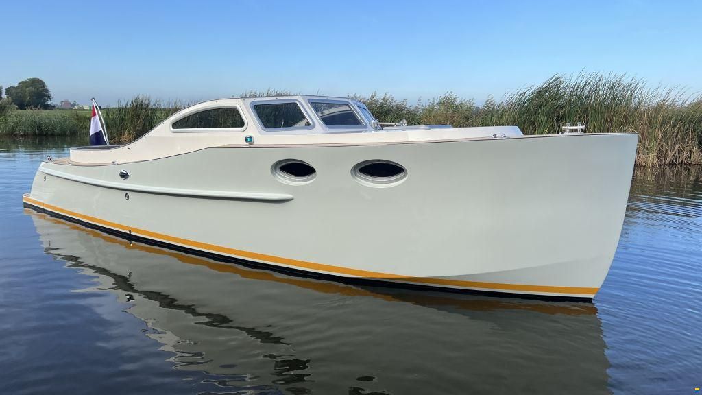 IJzendoorn Yachts Tender Cabin 800