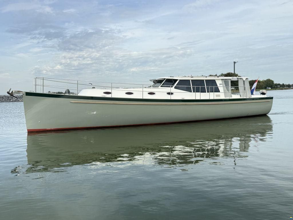 Nigel Irens Rangeboat 46 low displacemen