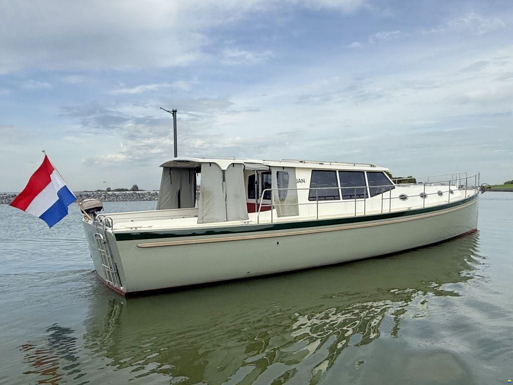 Nigel Irens Rangeboat 46 low displacemen