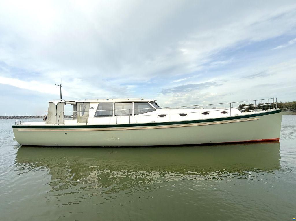 Nigel Irens Rangeboat 46 low displacemen