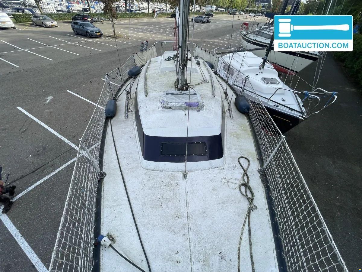 Standfast Loper 27