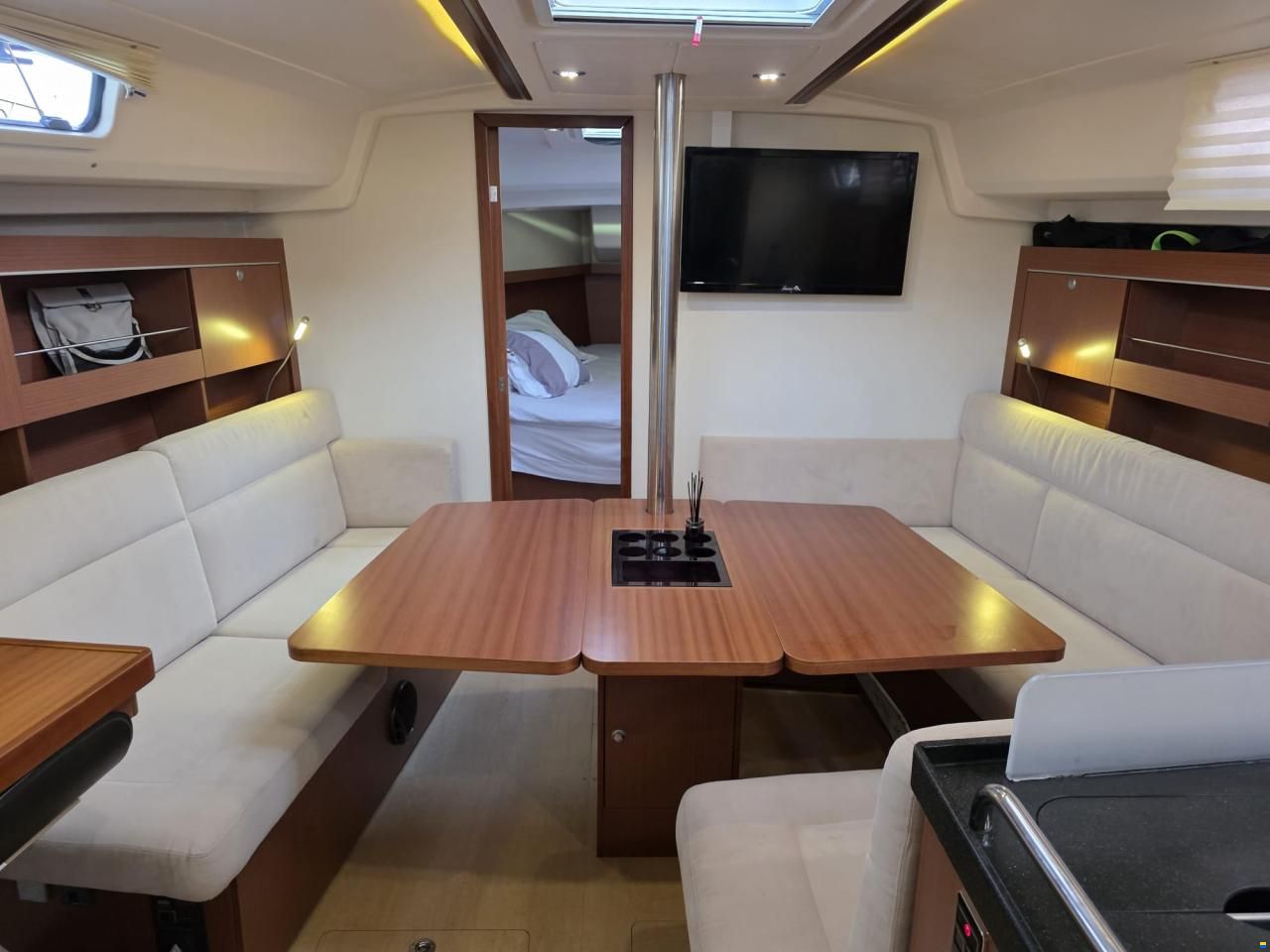 Hanse 385