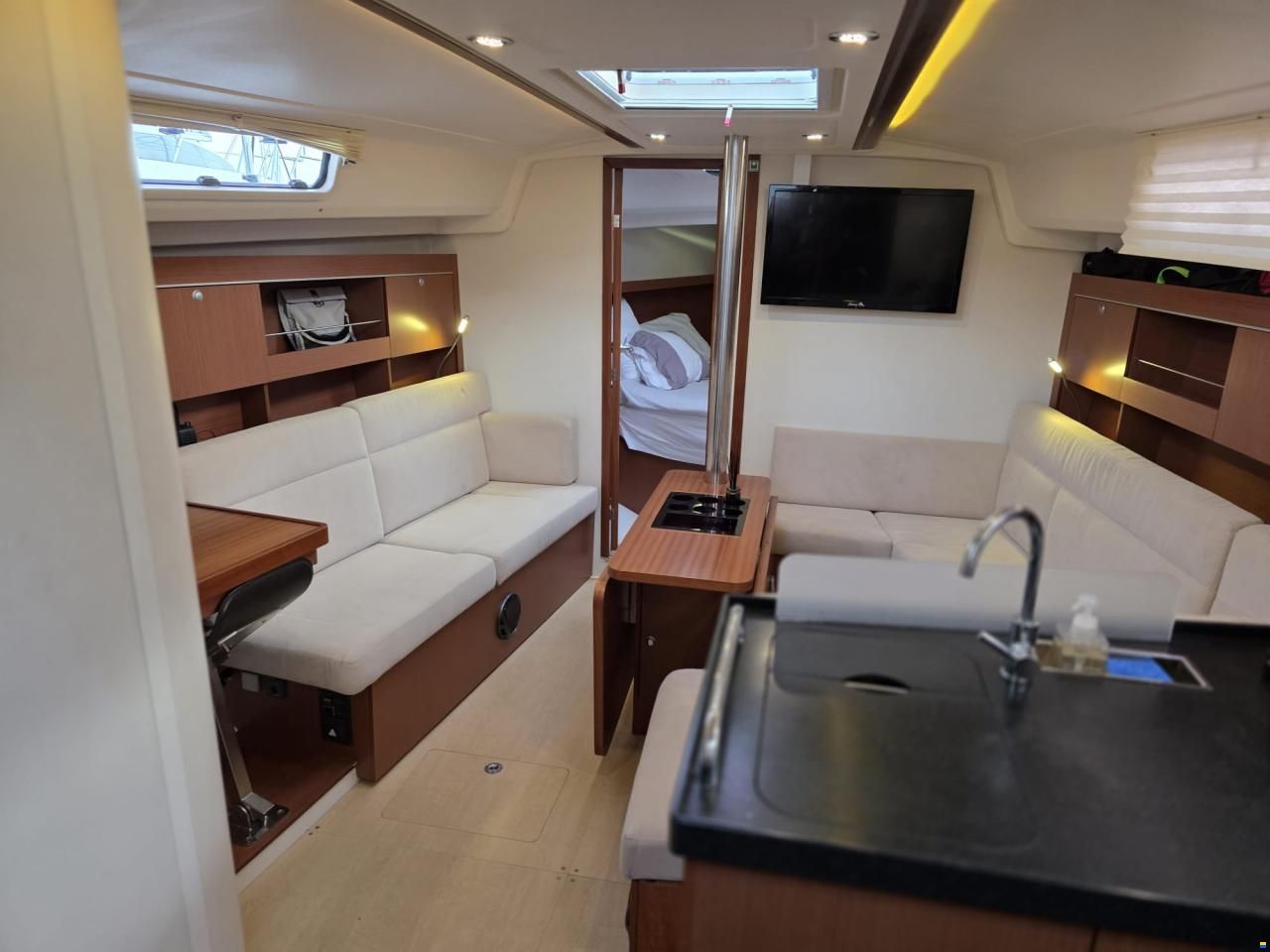 Hanse 385