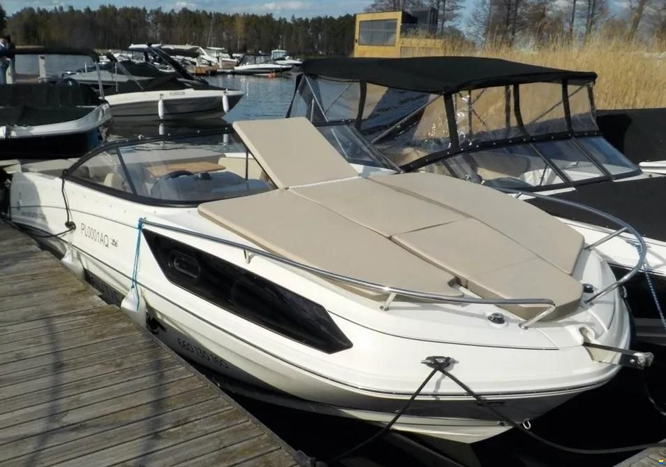 Bayliner VR6 Cuddy