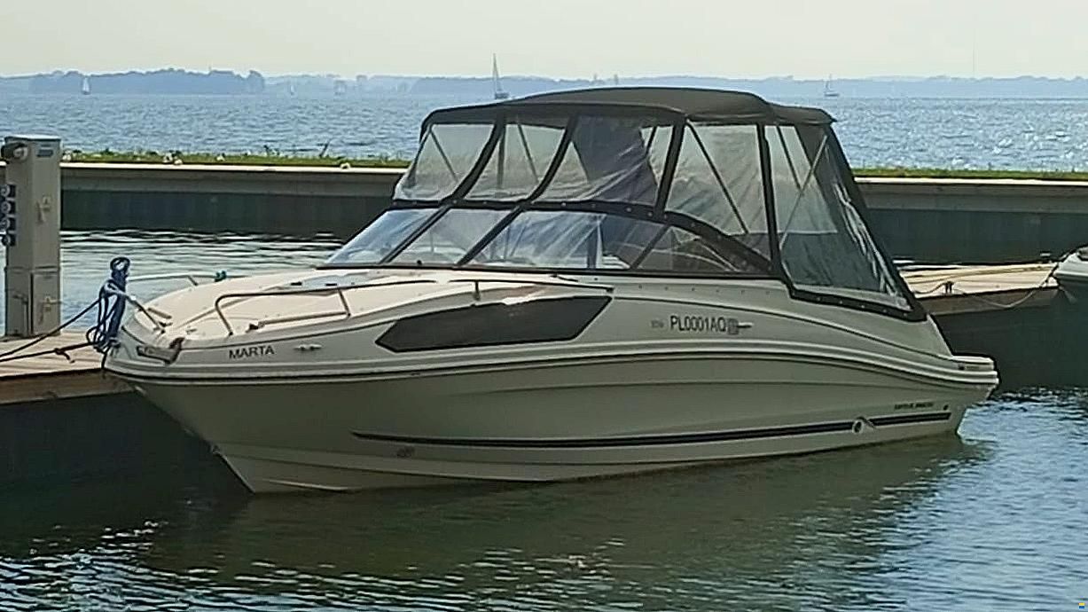 Bayliner VR6 Cuddy