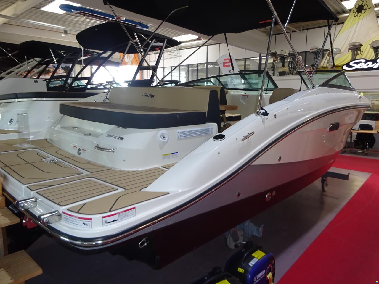 Sea Ray 210 SPX