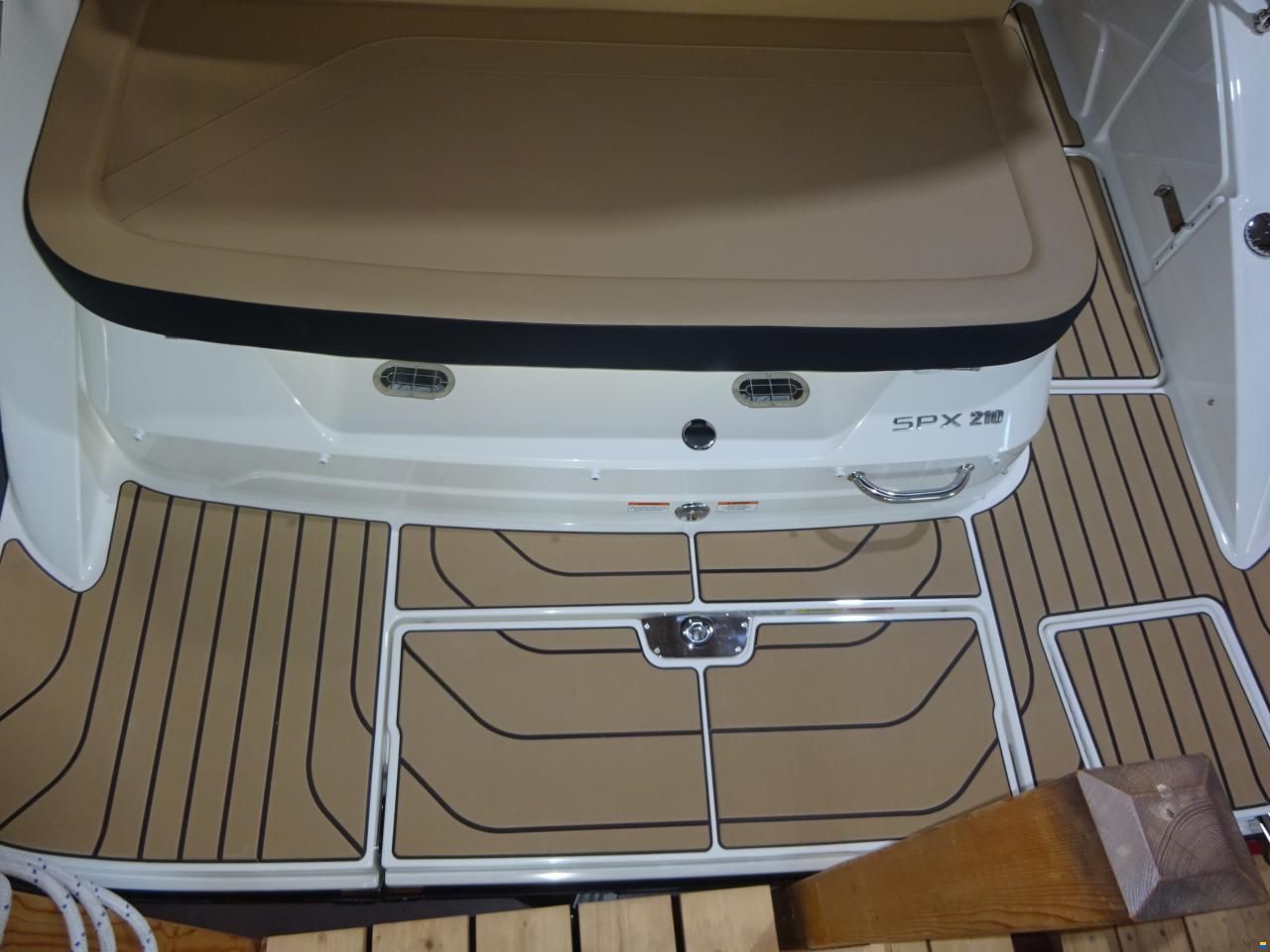 Sea Ray 210 SPX
