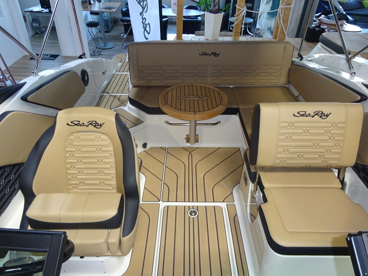 Sea Ray 210 SPX