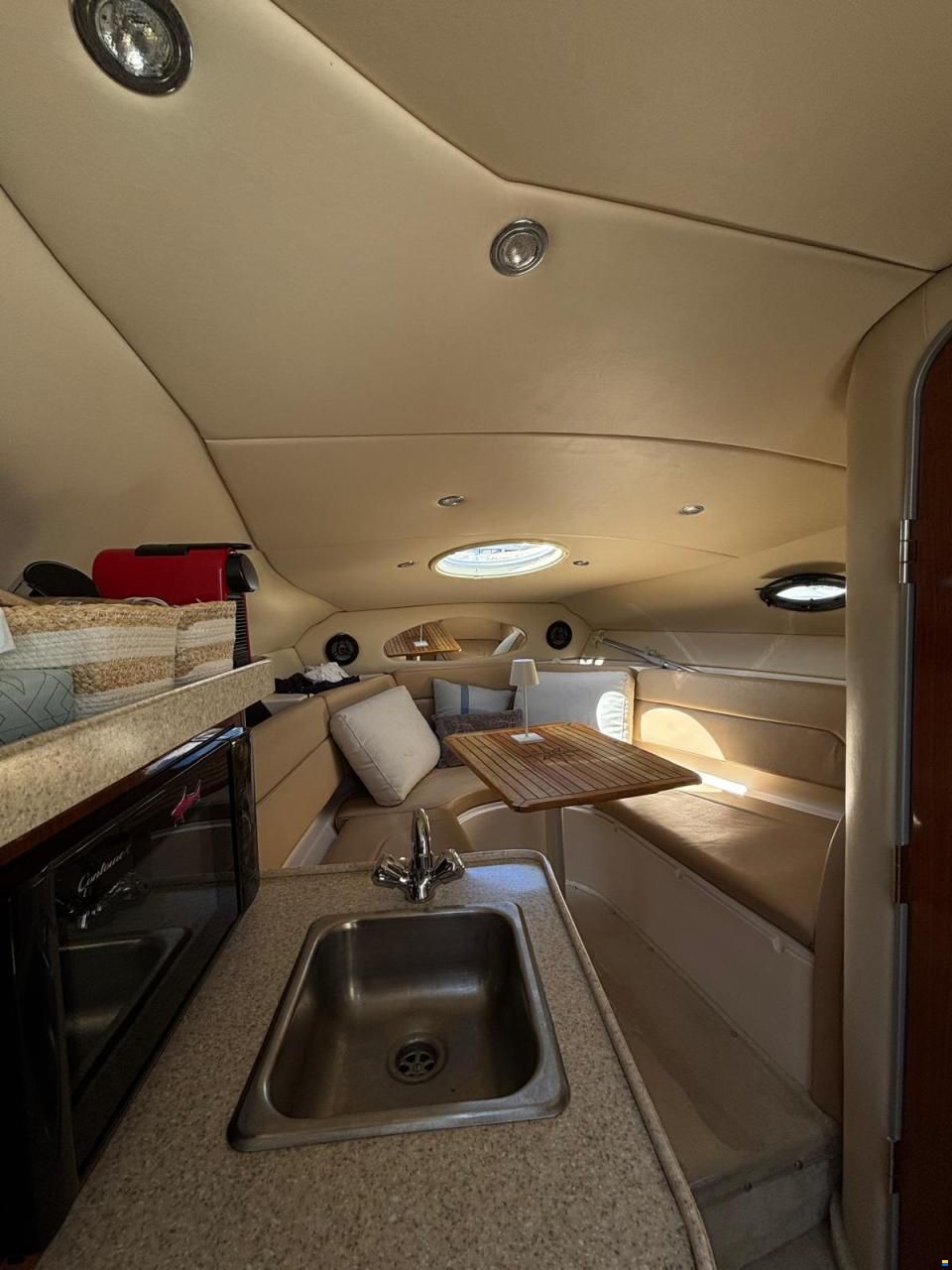 Regal 2665 Commodore