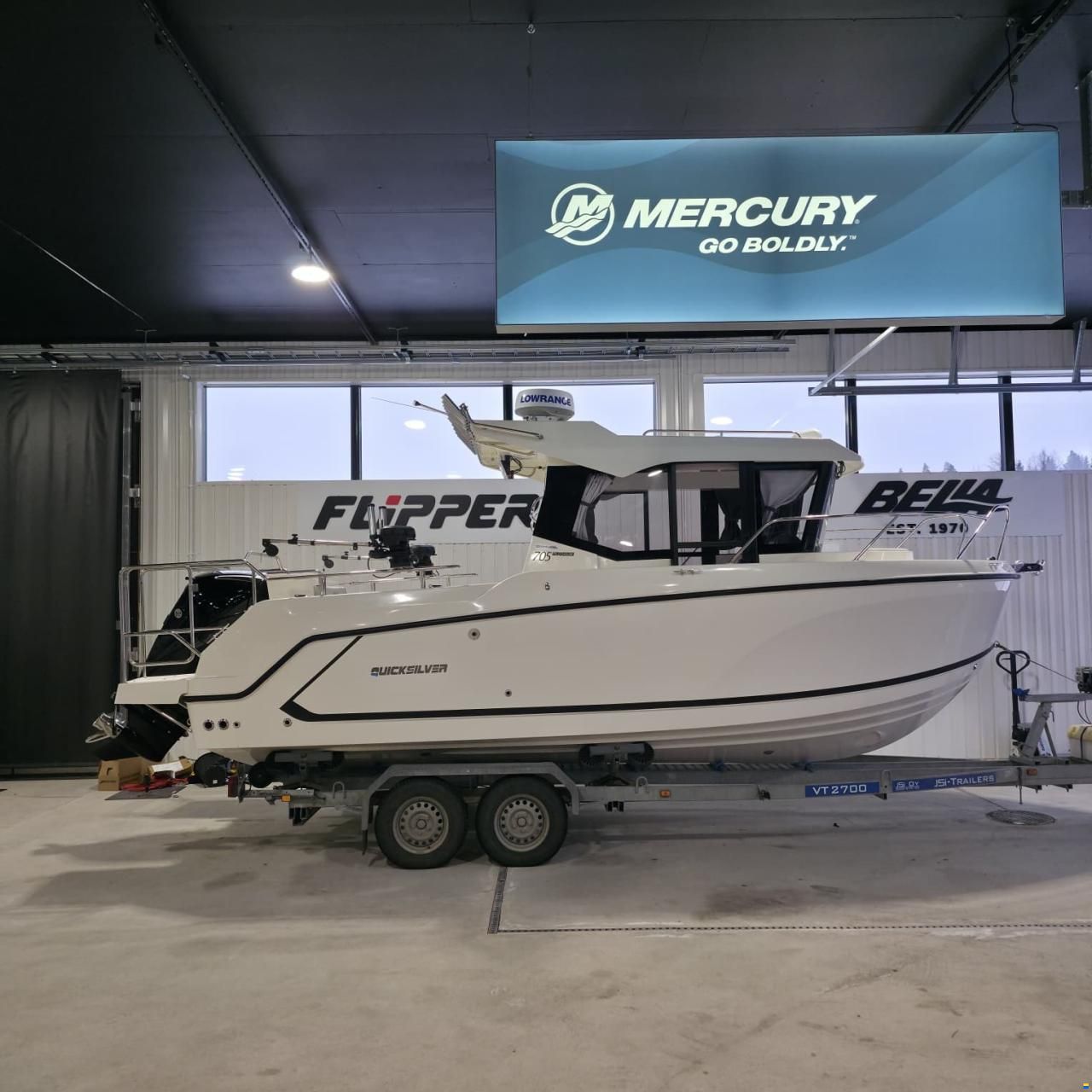 Quicksilver Captur 705 Pilothouse