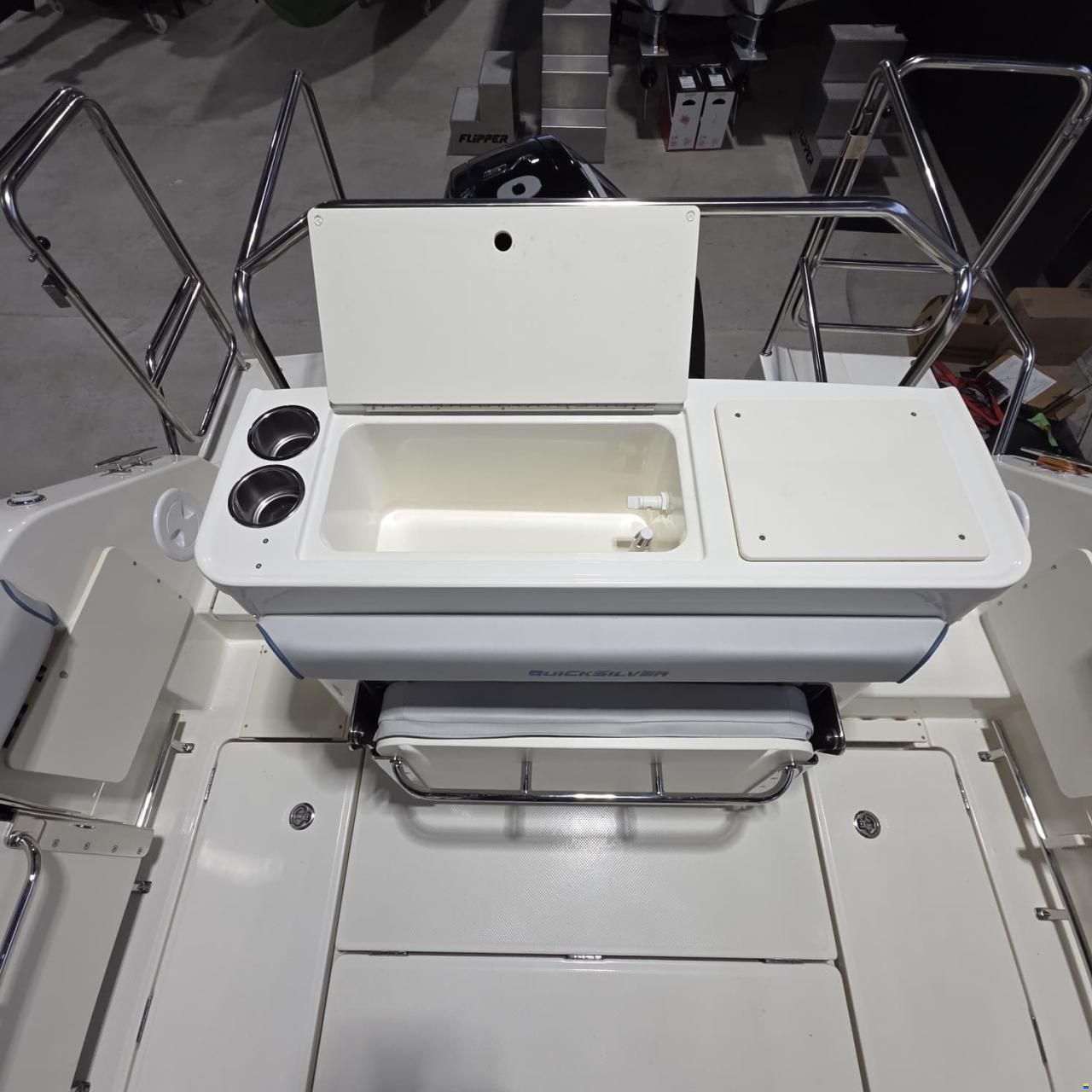 Quicksilver Captur 705 Pilothouse